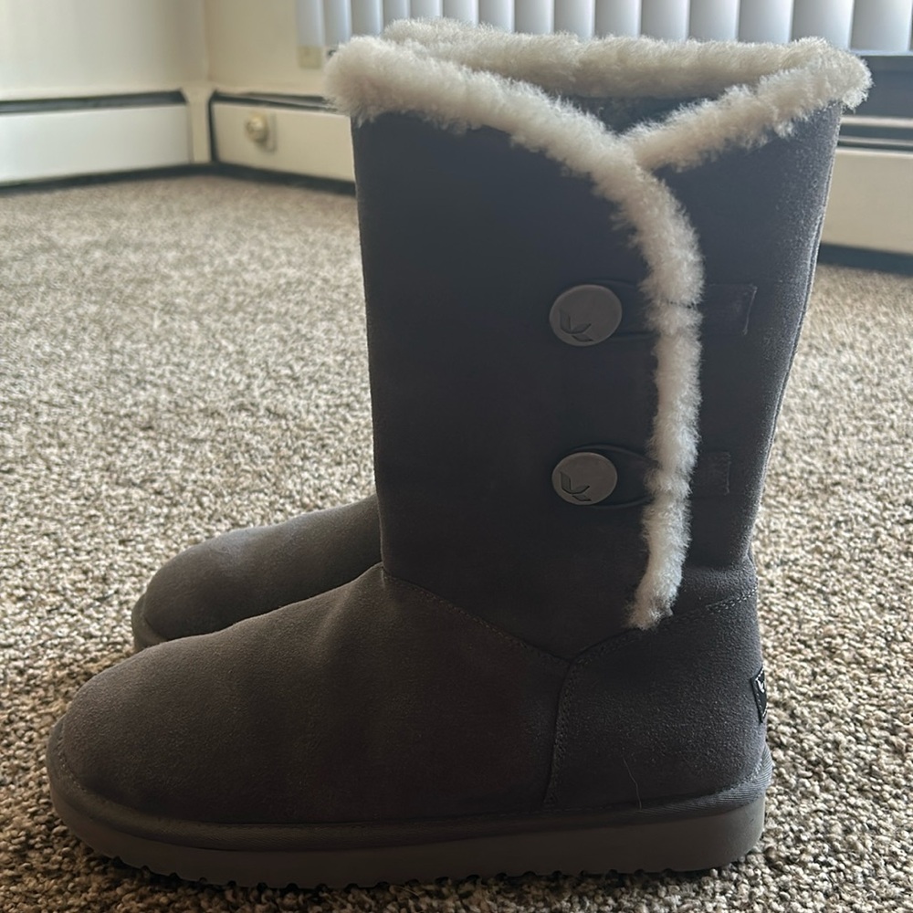 Gray koolaburra by Ugg boots size 10